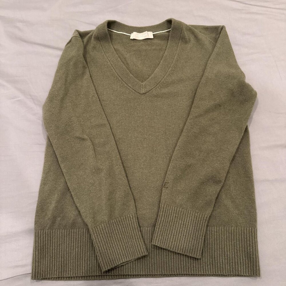 Everlane Green V-Neck Cashmere Sweater
